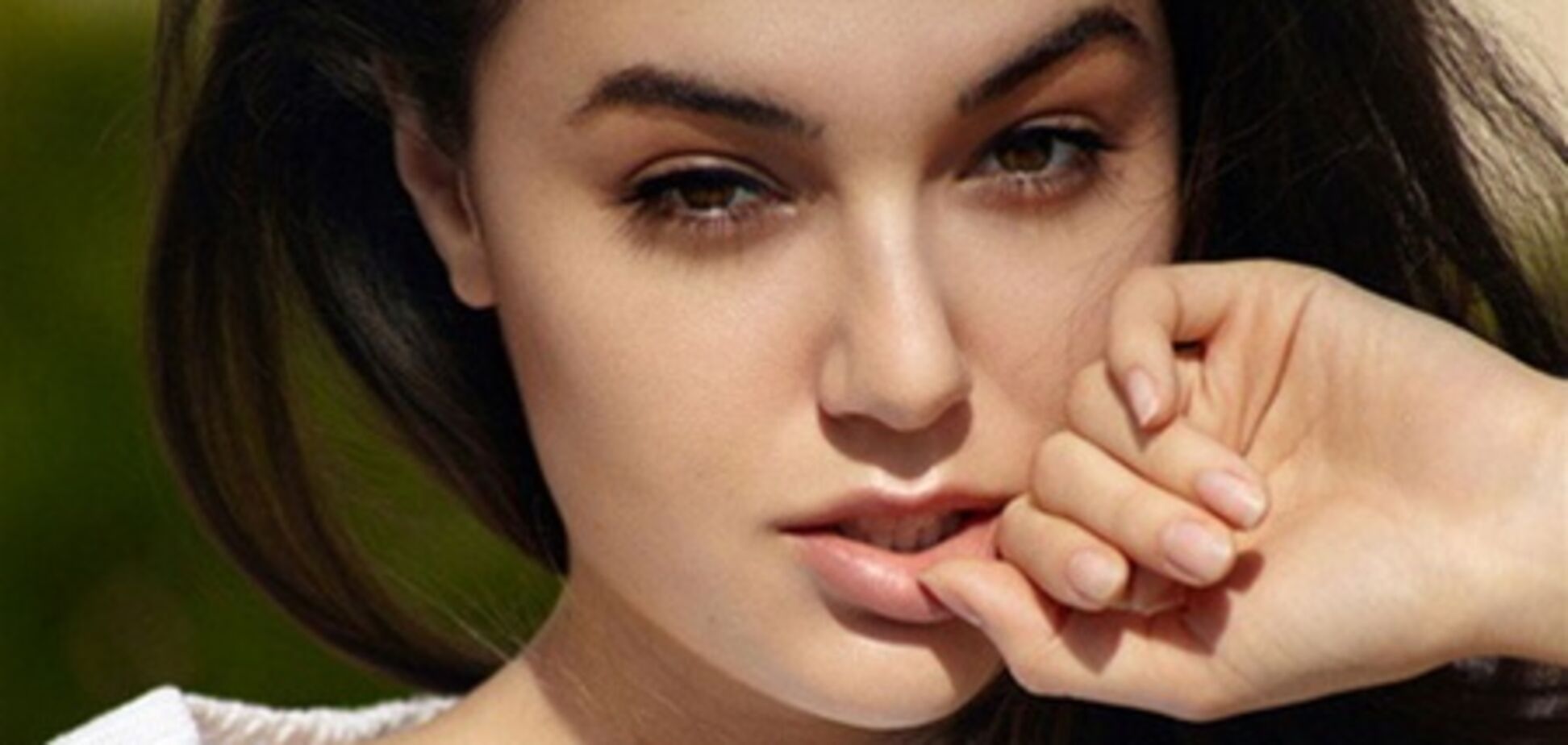 Порнозвезда Саша Грэй в приличной фотосессии