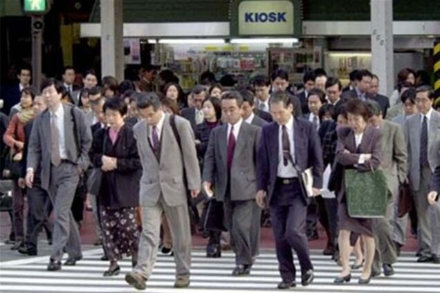 Японские госслужащие отказываются от галстуков