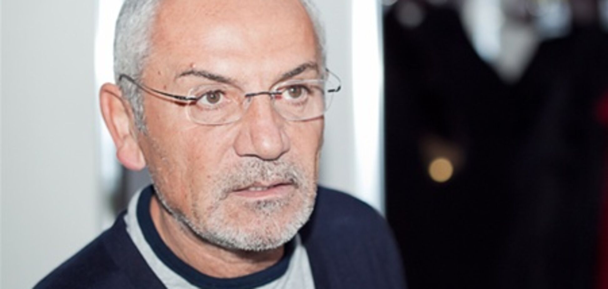 Бьем своих, и чужим страшновато...