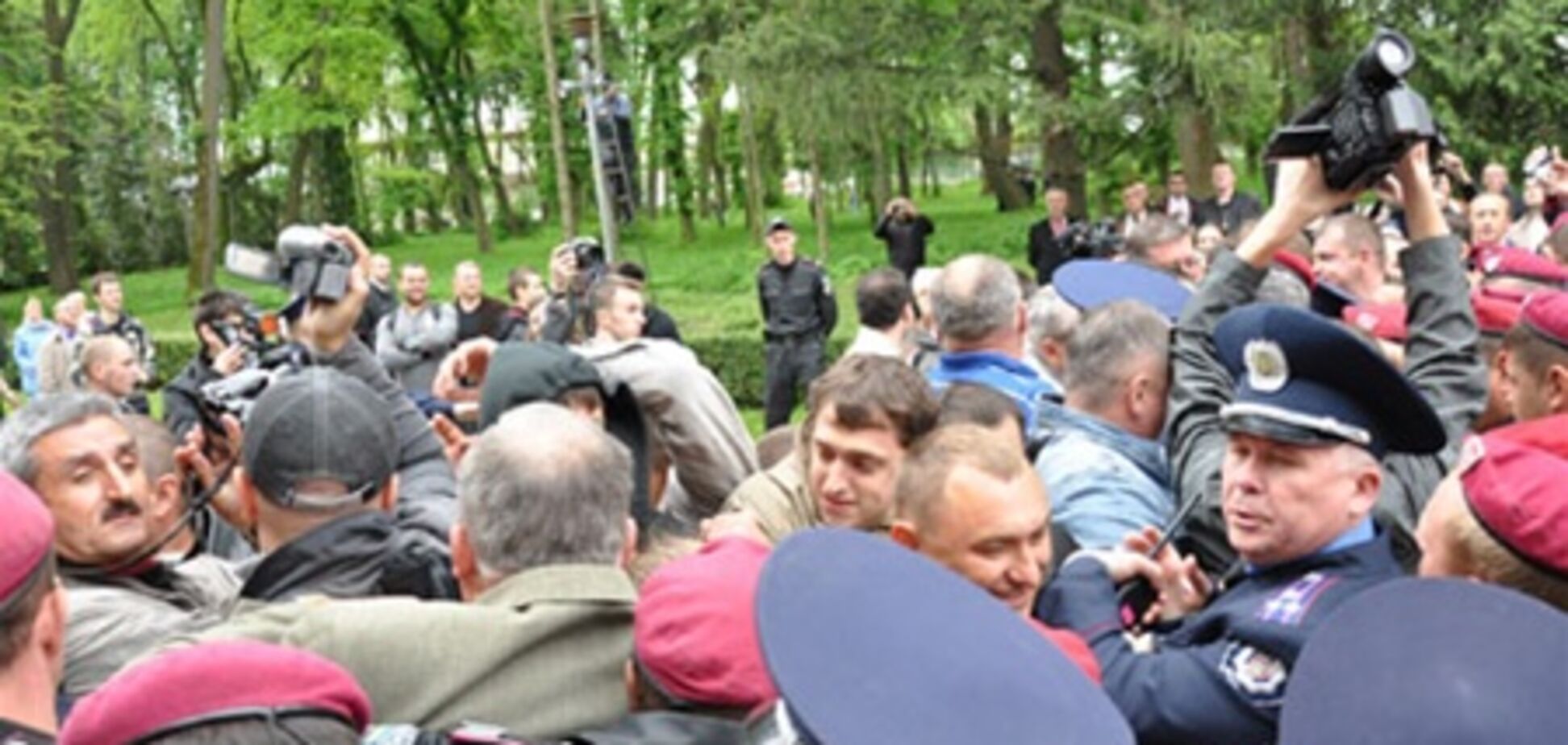 Свободовцев, устроивших драку в Тернополе, отпустили