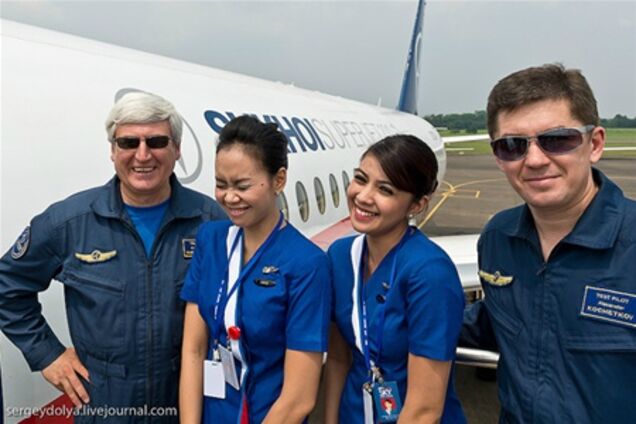 На борту Superjet-100 находилось 45 человек