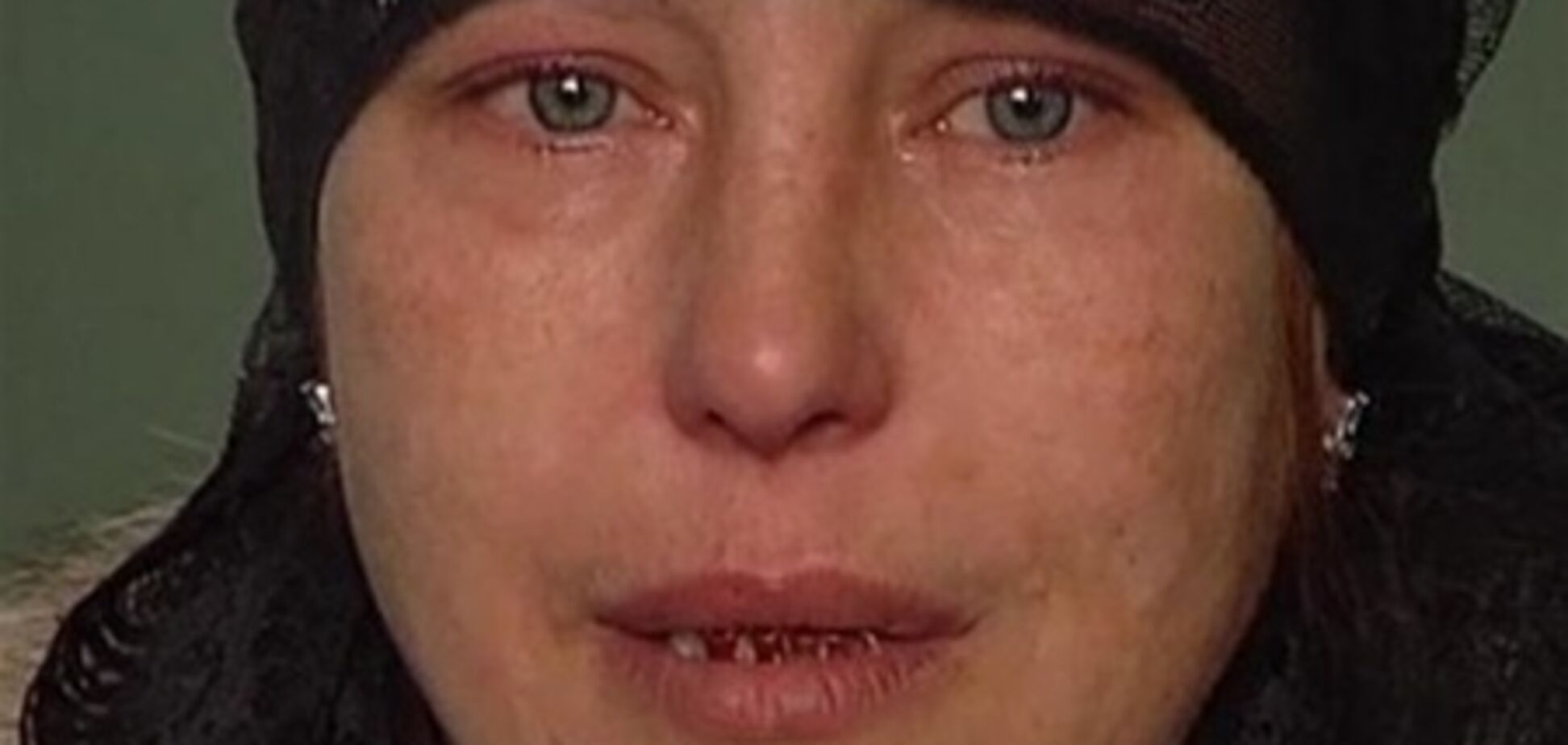 Мать Оксаны Макар взяли под охрану