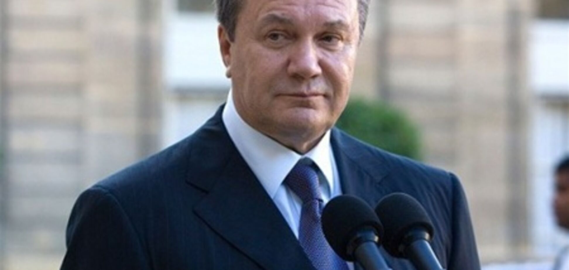 Президент: Украина достойно держит экзамен на принятие Евро-2012