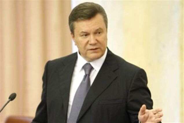 Янукович заявив, що зарплати медпрацівників будуть підвищуватися