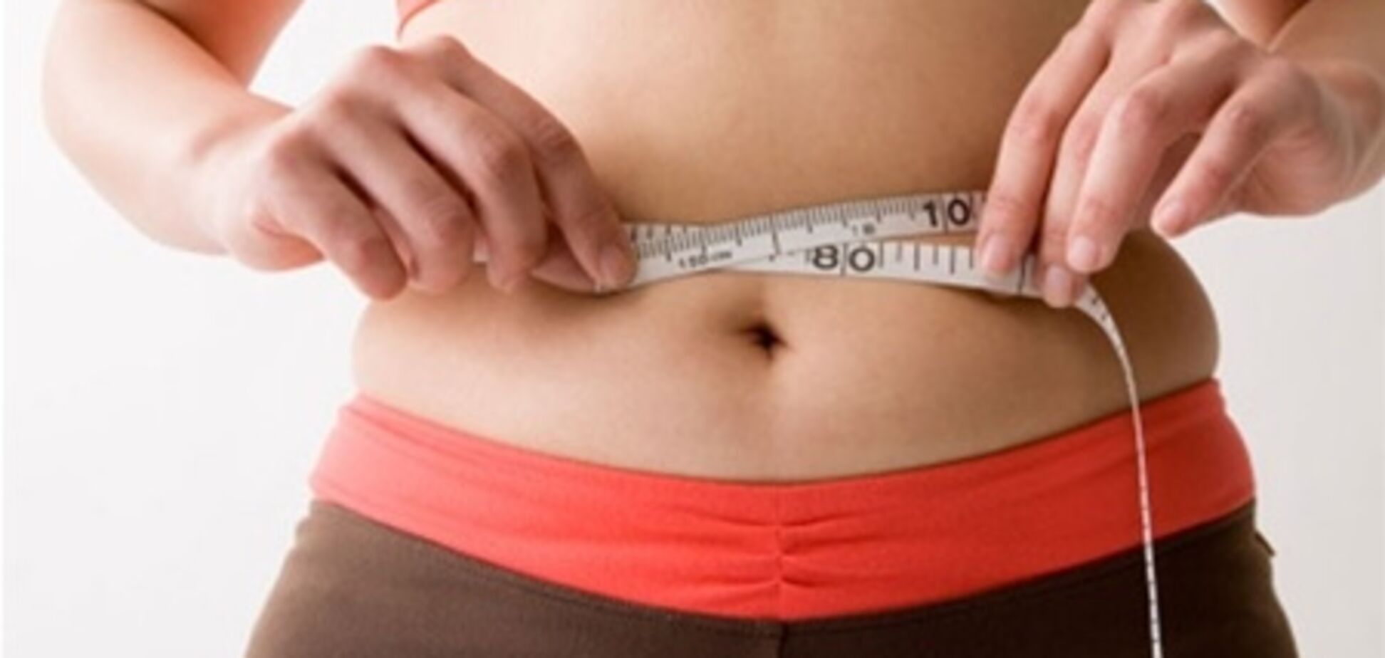 Жир откладывается на талии через 3 часа после еды – ученые