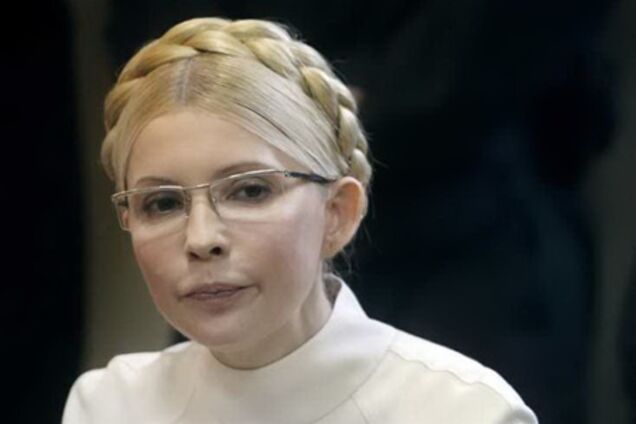 Стало відомо, хто носить Тимошенко чорнослив і сухарі