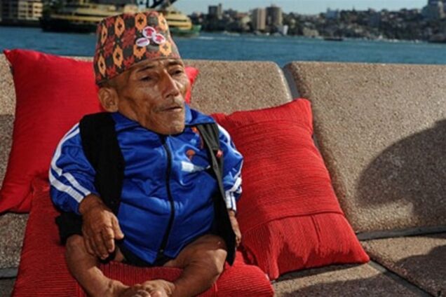 Самый маленький человек мира стал суперзвездой. Фото