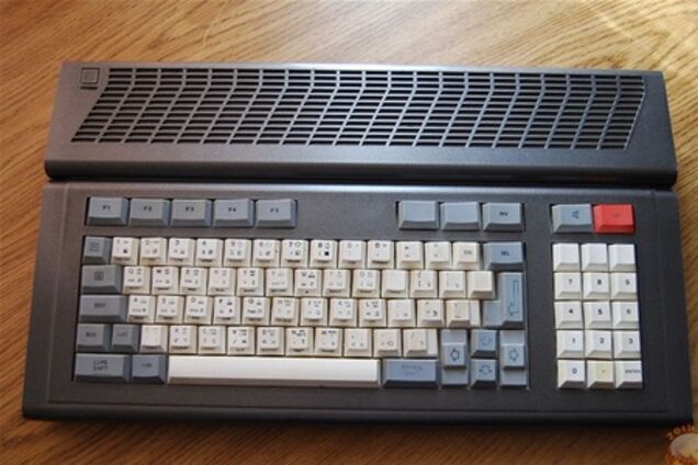 Мой первый компьютер – советский клон ZX Spectrum 'Компаньон'. Фото