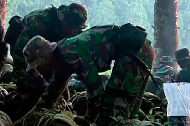 На місці падіння SuperJet-100 виявлені 'чорні ящики'