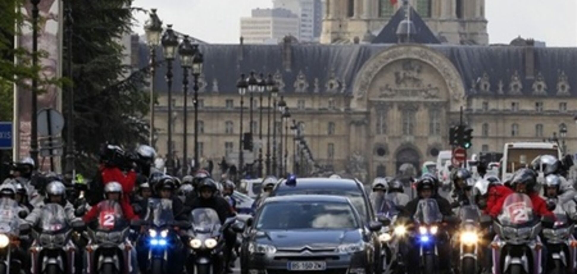 Кортеж Олланда зупинявся на всіх світлофорах