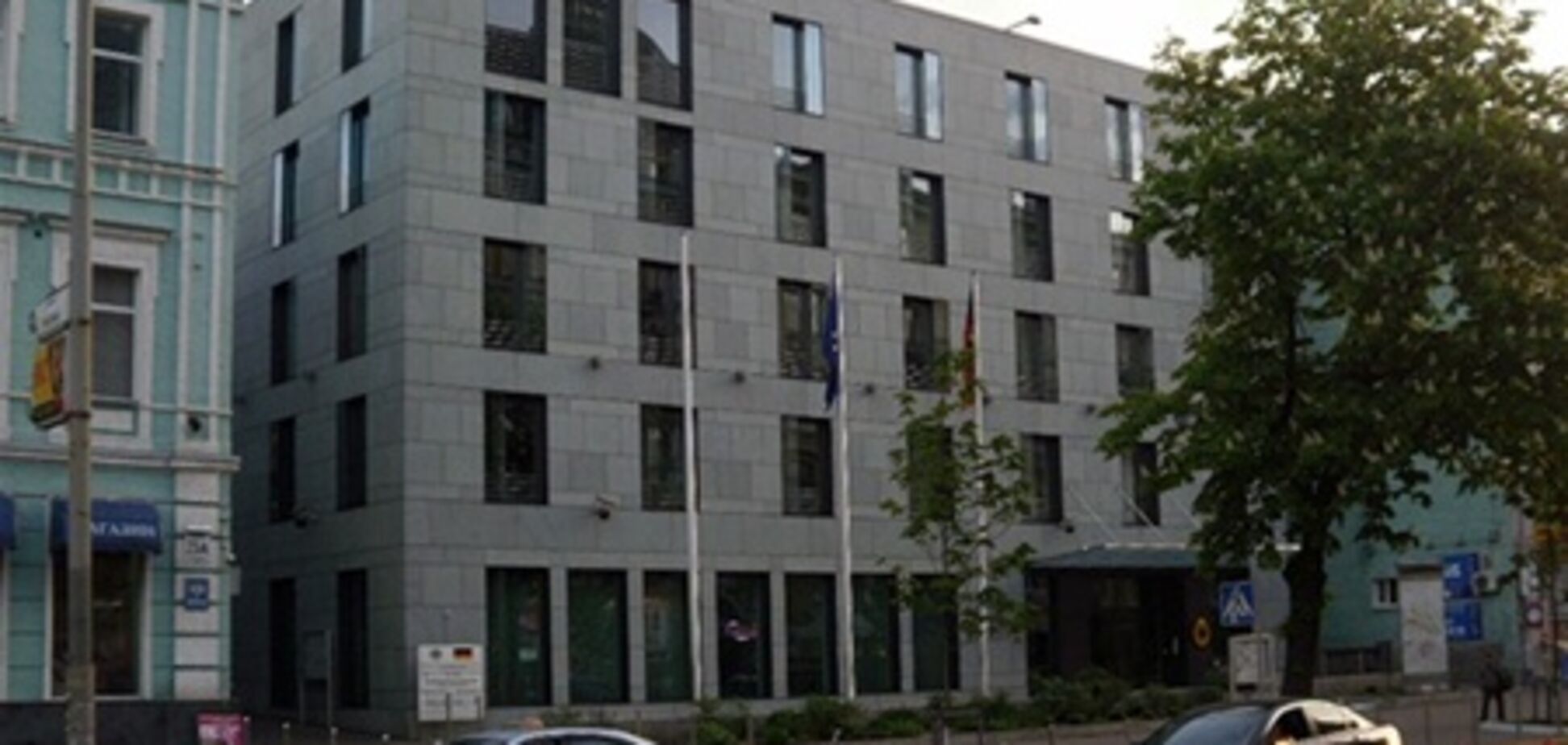 В Киеве заминировали посольство Германии?