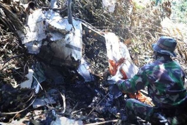 Чорний ящик SSJ-100 записав останню розмову пілотів