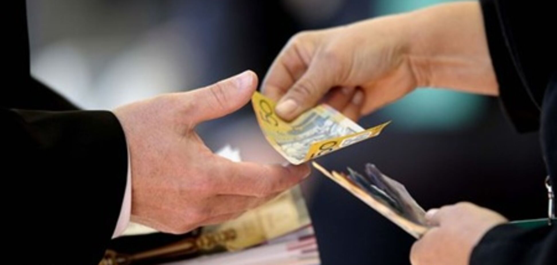 Мэра Алупки оштрафовали на 3400 грн за коррупцию