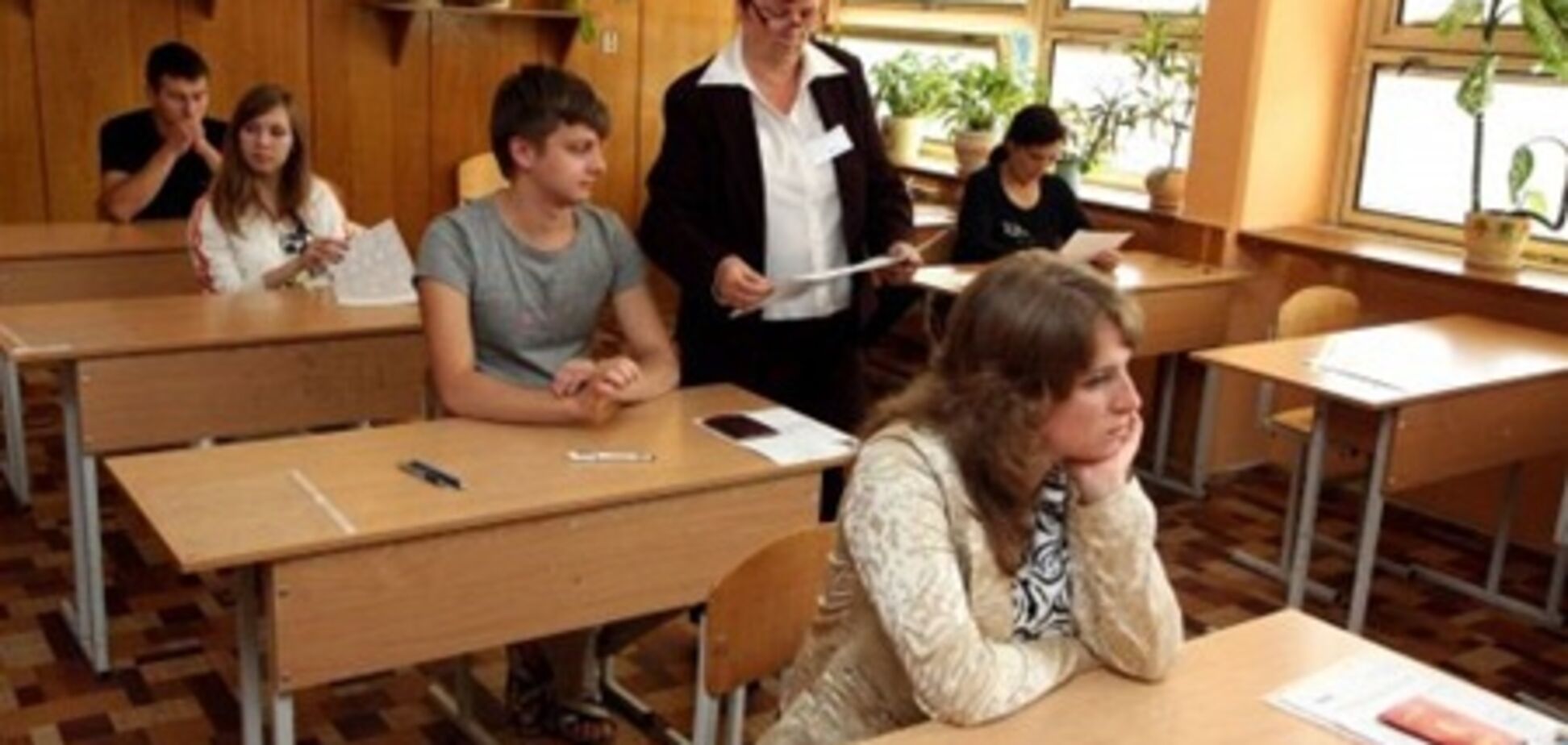 На первом ВНО выпускники с перепугу забыли о шпаргалках