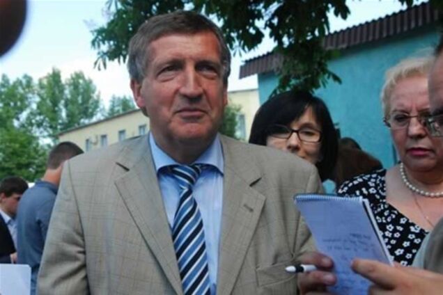 Доктор Хармс полетів до Німеччини