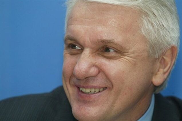 Литвину коврик для йоги не нужен