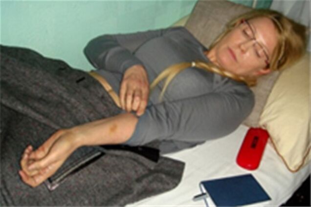 Табачник про синці Тимошенко: за допомогою гриму творять чудеса