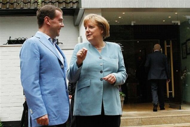 Медведев и Меркель провели переговоры