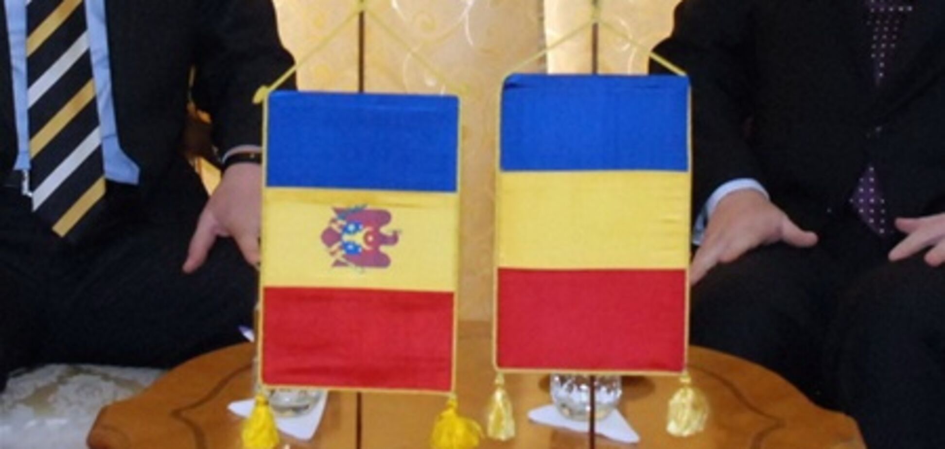 В Молдове хотят уравнять молдавский флаг с румынским
