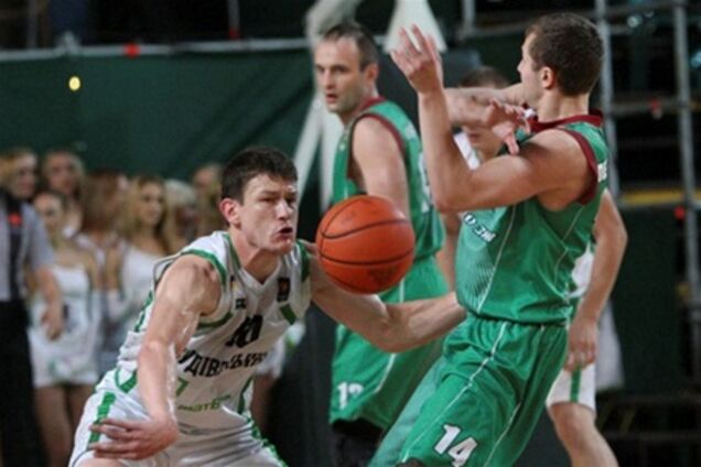 Суперлига. 'Будивельник' сравнял счет в бронзовой серии