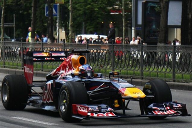 По киевским улицам гонял победитель Формулы-1. ФОТО