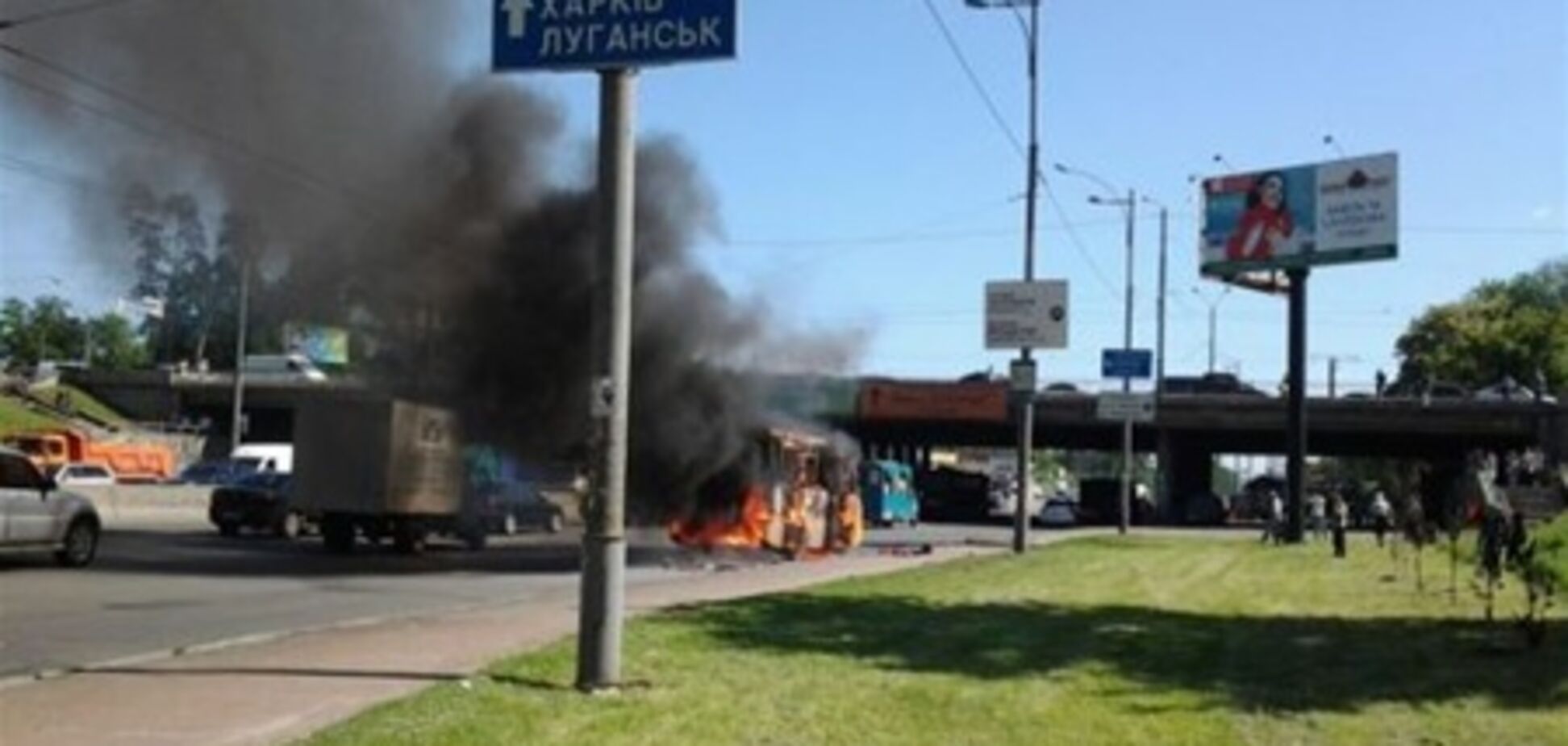 В Киеве на ходу загорелась переполненная маршрутка