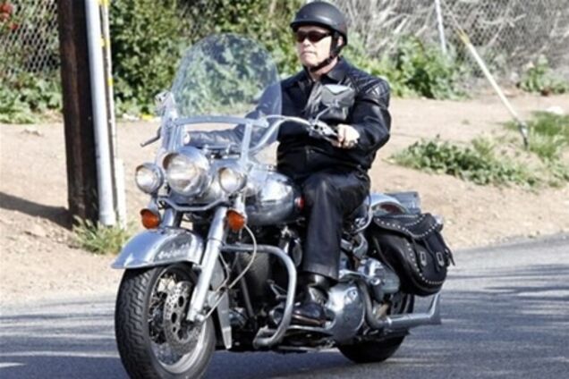 'Терминатор' оброс бородой и снова сел на мотоцикл. Фото
