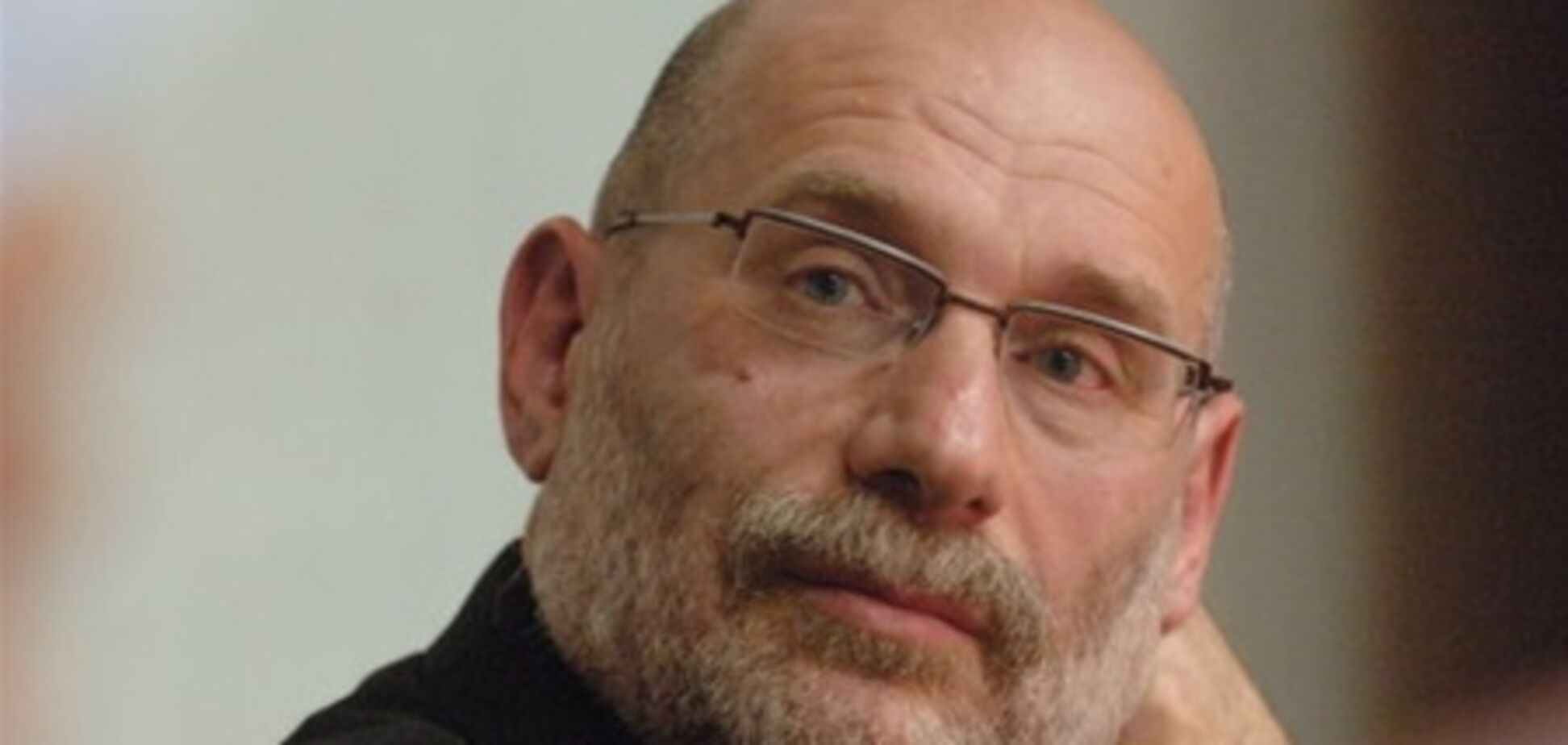 Борис Акунін про важливість несерйозного