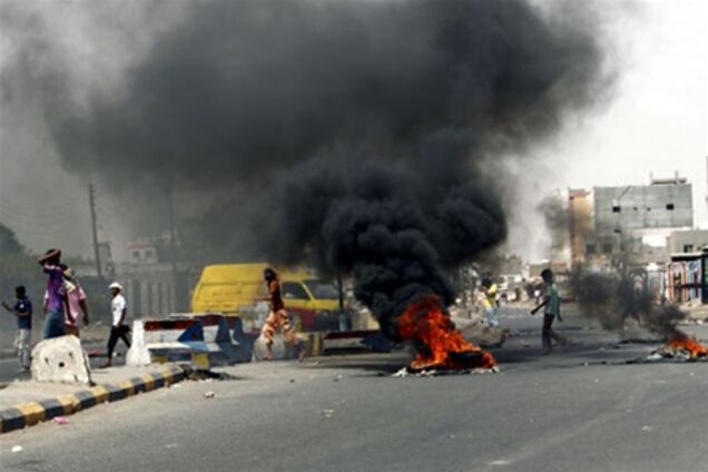 Теракт на параді в Ємені: близько 100 загиблих