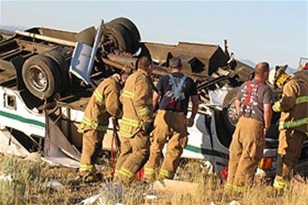 В Албании автобус упал со скалы: погибли 11 студентов