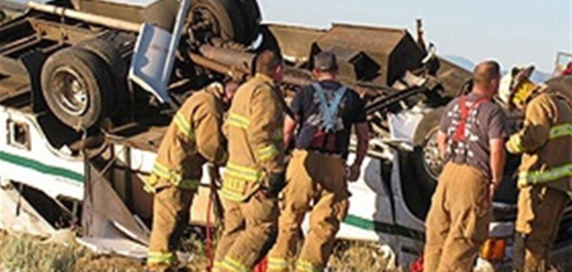 В Албании автобус упал со скалы: погибли 11 студентов