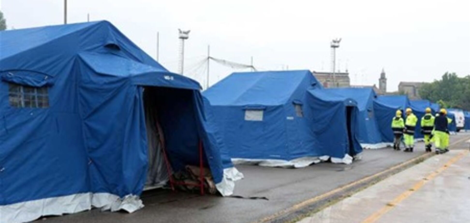 После землетрясения более 3 тыс. итальянцев переселились в палатки