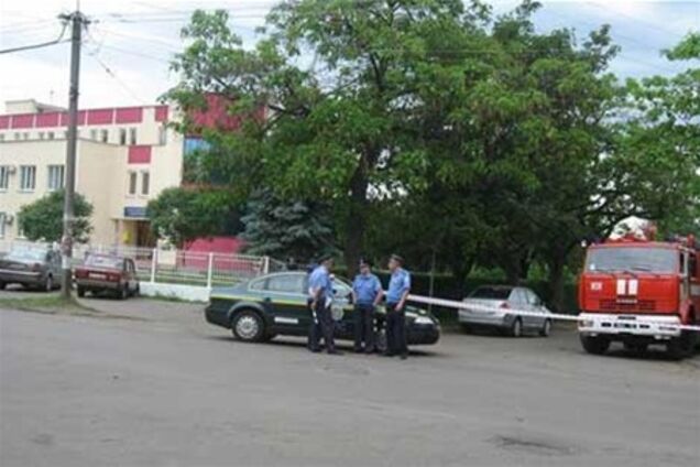 В помещении суда в Ужгороде нашли тротиловую бомбу