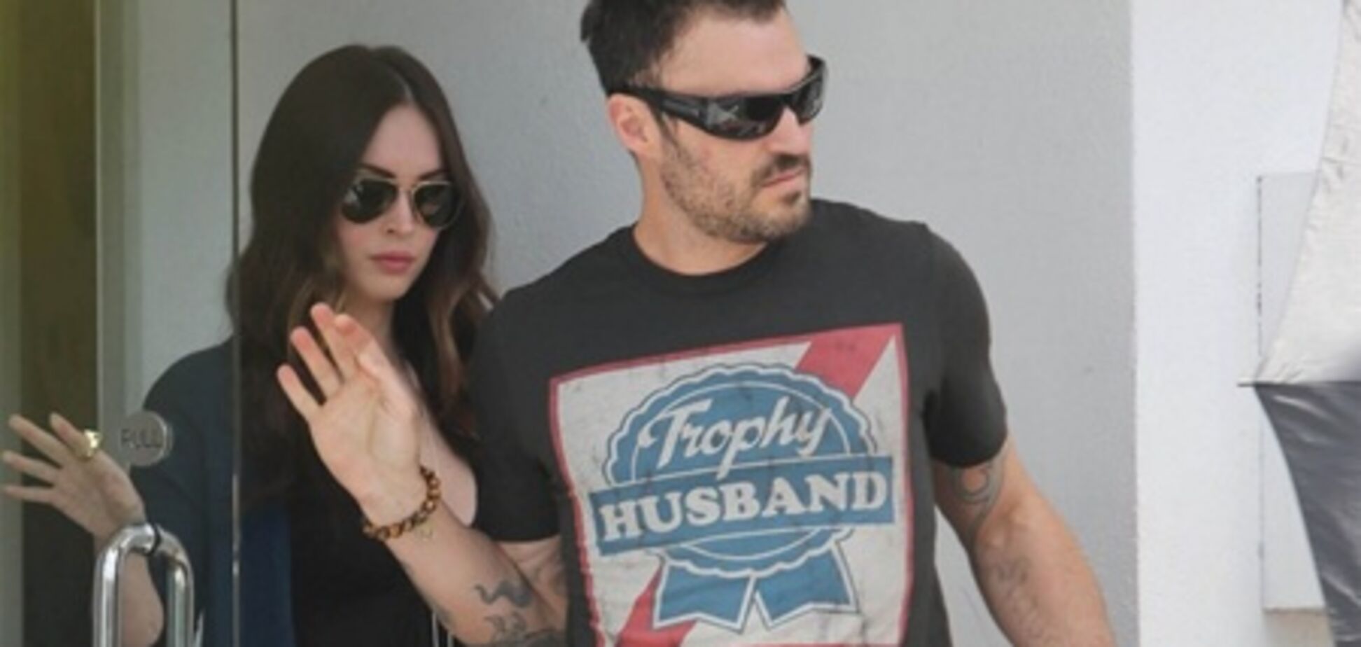 Фокс надела маскировочное платье. Фото