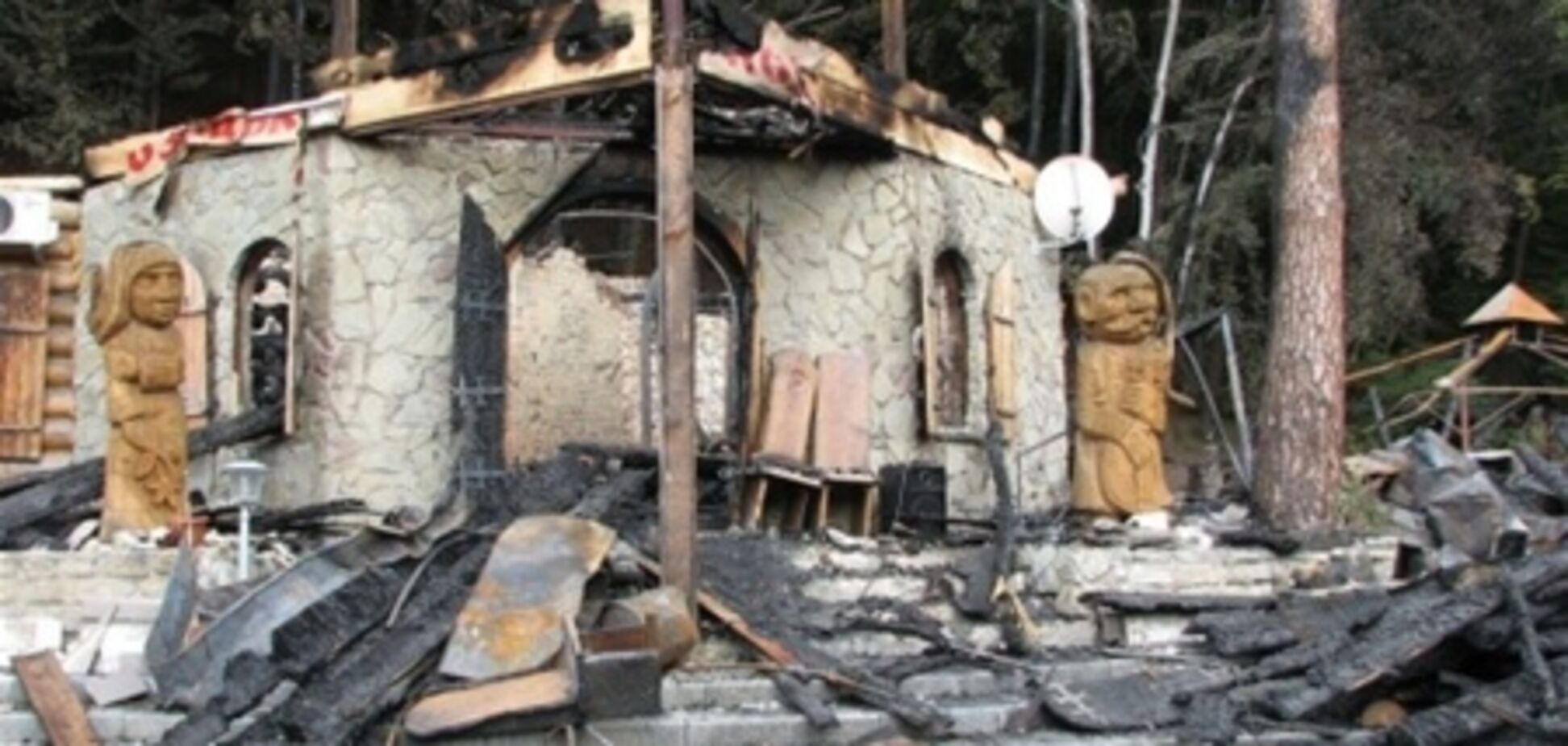 Во Львове сгорел ресторан. Фото. Видео