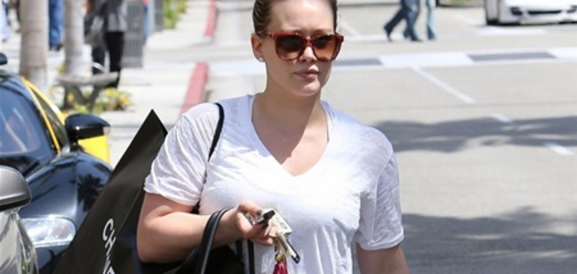 Хилари Дафф вновь опустошает магазины. Фото