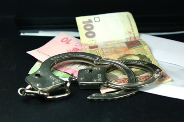 Голова і депутат сільради спіймані на хабарі в $ 56 тисяч