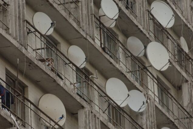 Украинцев заставят платить за ТВ со своих спутниковых 'тарелок'