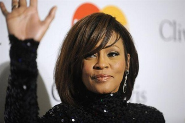 Гроб Уитни Хьюстон зальют бетоном