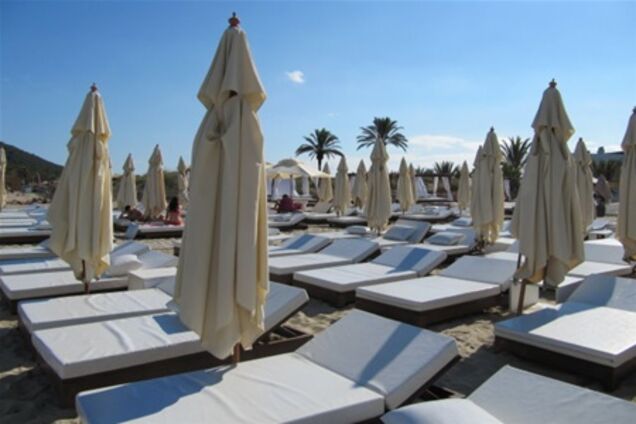 Забронировать шезлонг можно будет по мобильнику