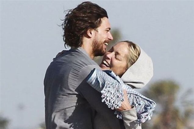 Шэрон Стоун обзавелась молоденьким бойфрендом. Фото