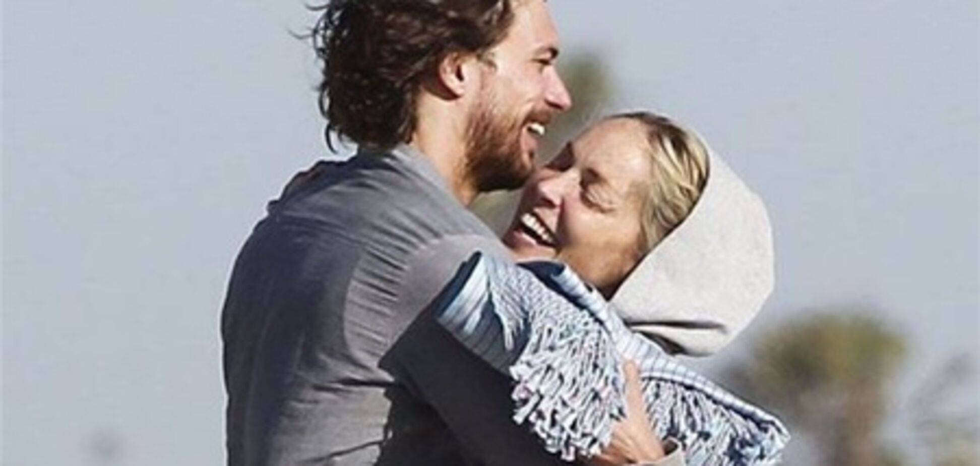 Шэрон Стоун обзавелась молоденьким бойфрендом. Фото