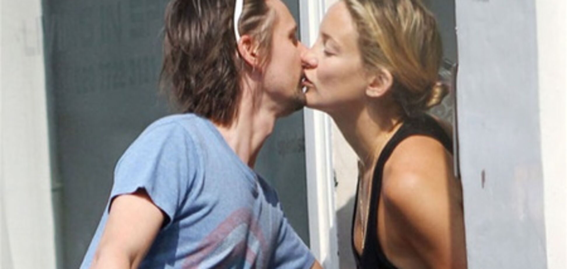 Кейт Хадсон и Мэттью Беллами целуются в Лондоне. Фото