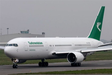 Лукашенко купил себе роскошный самолет Туркменбаши