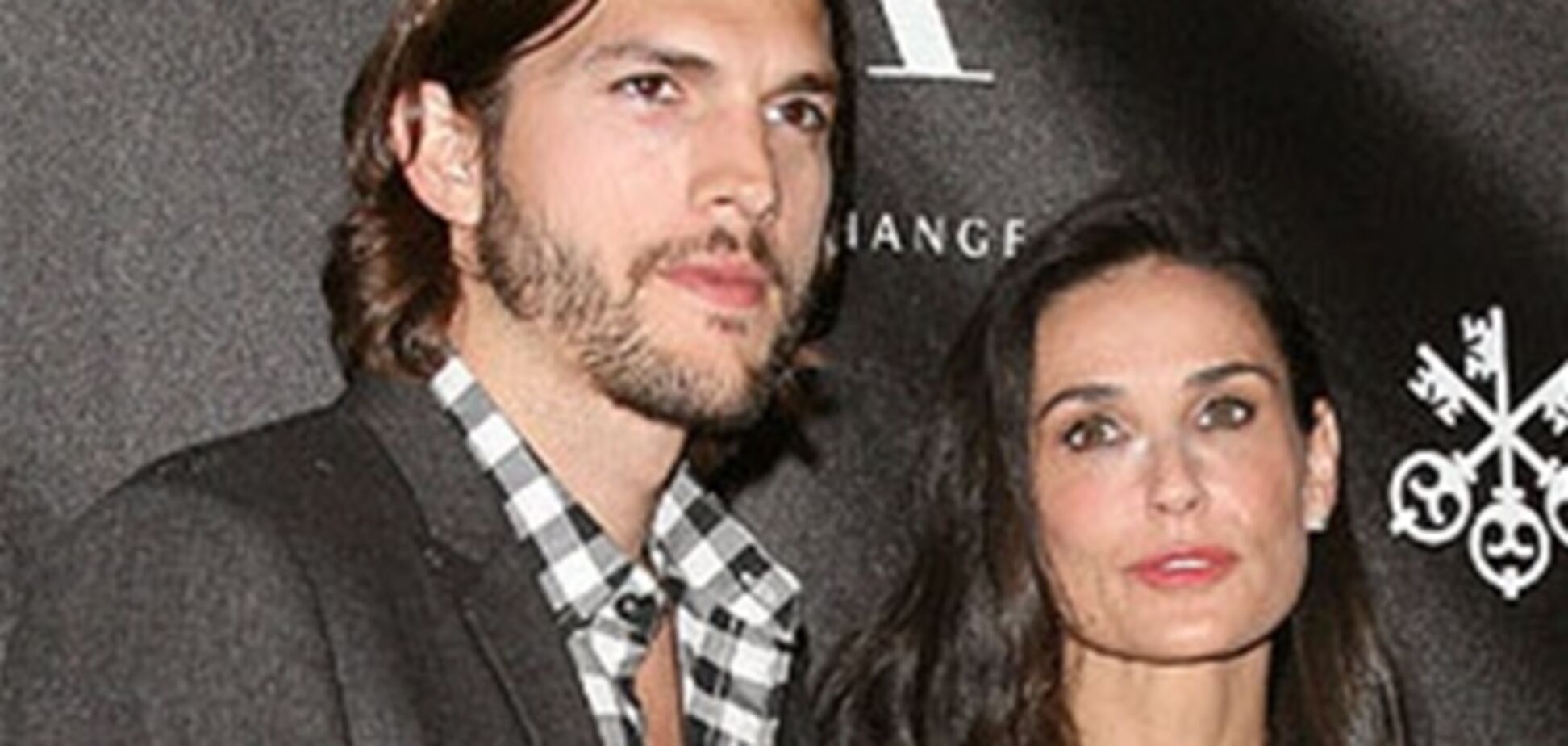 Деми Мур больше не @MrsKutcher