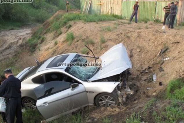 ДТП в Киеве: в Hyundai, вылетевшем в кювет, погибли два человека. Фото