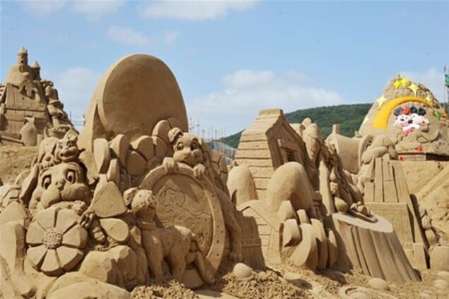 Все лето в Хельсинки - выставка скульптур из песка