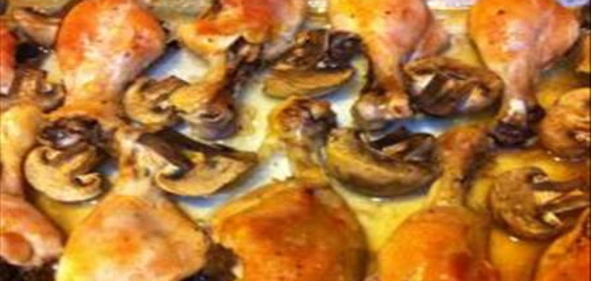 Куриные голени с грибами в духовке
