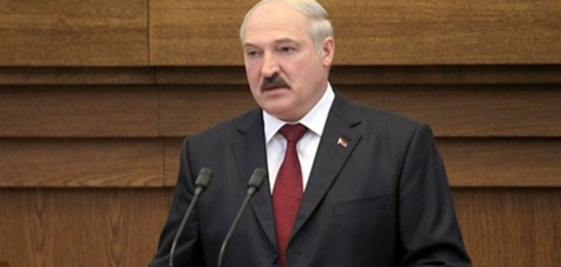 Лукашенко пожаловался, что зарабатывает всего $2 тысячи в месяц