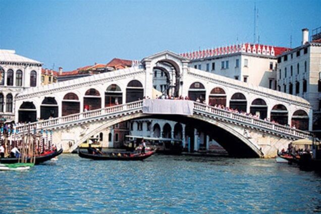 В Венеции отреставрируют самый старый мост